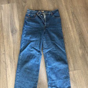 Levi's Ribcage Straight Ankle great condition